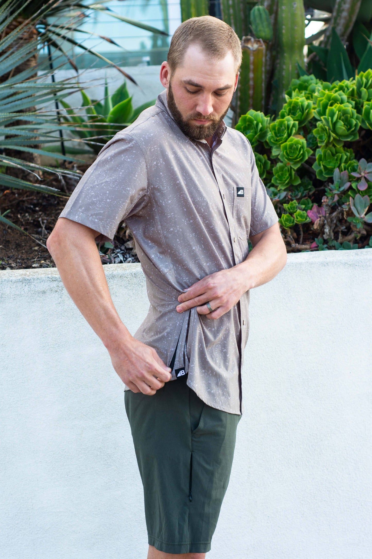 Men's Vista Stretch Button Down - Brown Loam