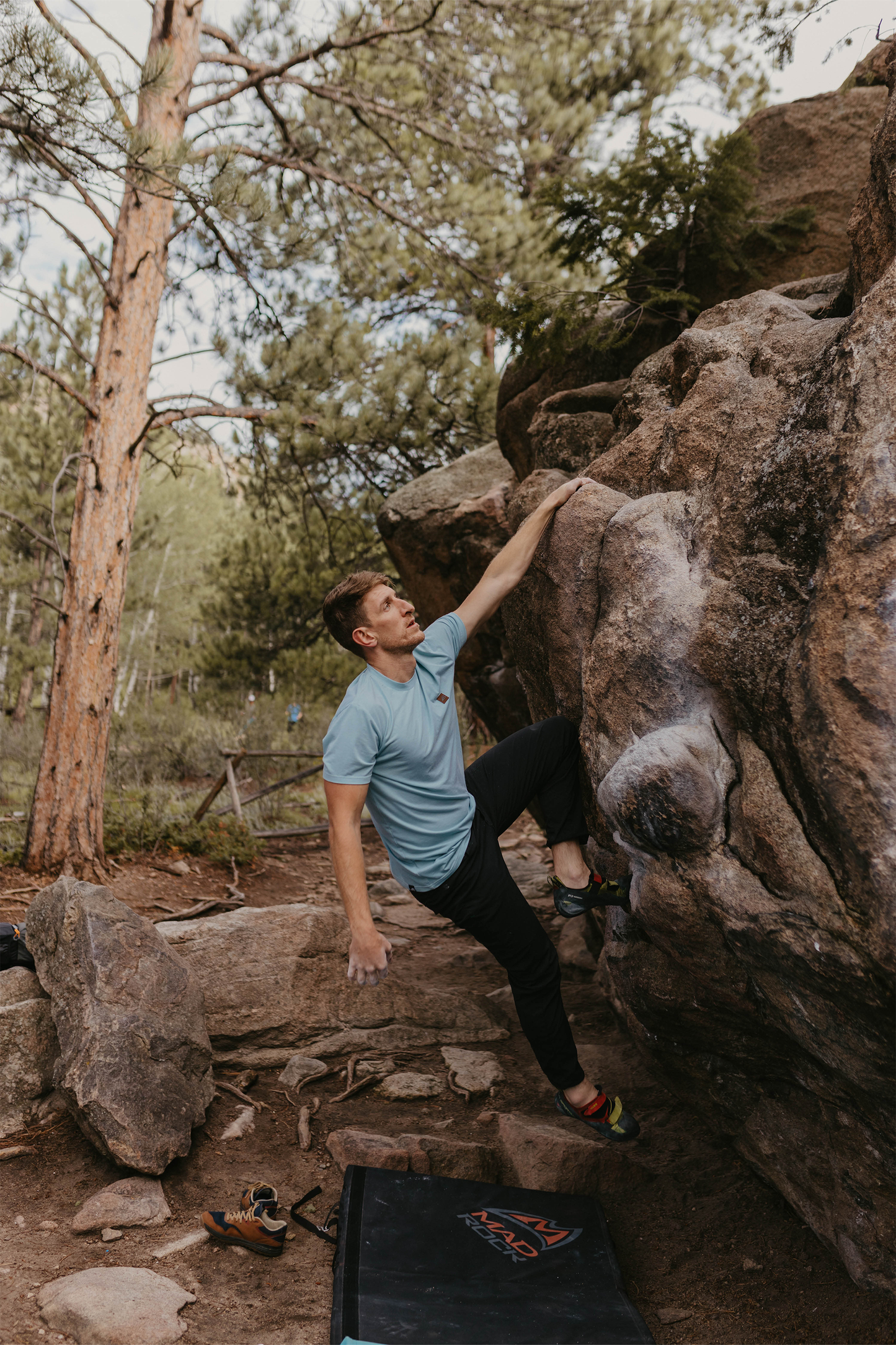 Men's Graphic Traverse Tek Tee